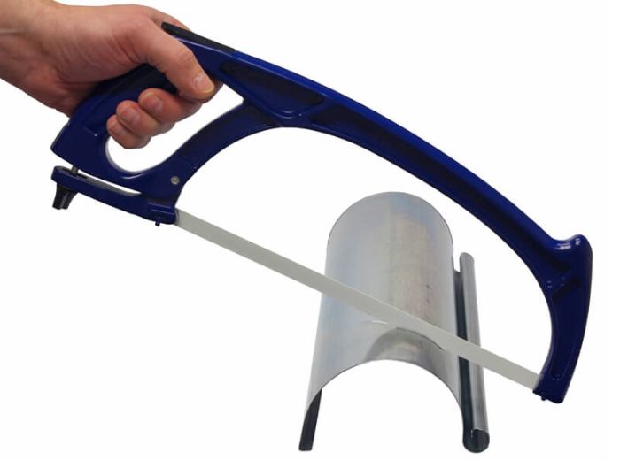 With this saw, you can effortlessly cut guttering and downpipes to size! Suitable for both plastic (PVC) and zinc!